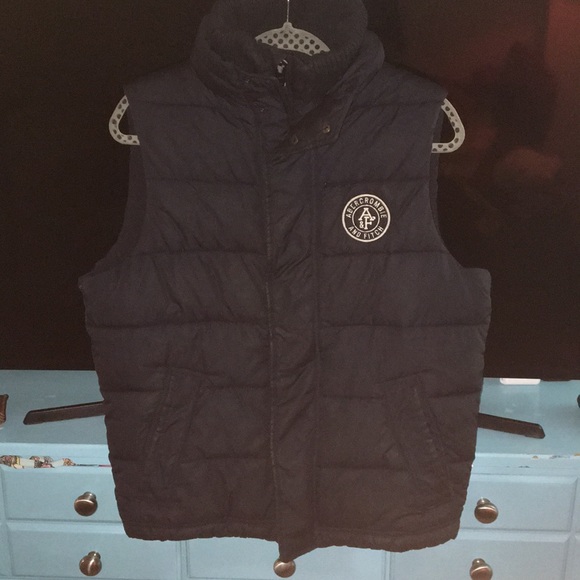 Abercrombie puffy vest - Picture 1 of 1